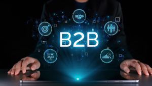 B2B SaaS Products Businesses Should Invest in (2025 Guide)