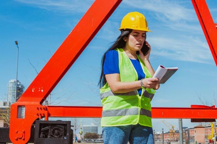 Explore Crane Rental Services: Key Insights, Benefits & Industry Applications